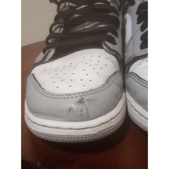 Nike Air Jordan 1 Retro Low OG GS Wolf Grey Barons CZ0858-110 Kids Size 7Y - Picture 3 of 16